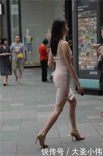 女子亵渎4岁男童