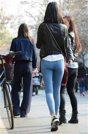 失足妇女小树林10元