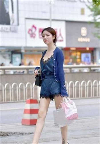 附近约爱的少女联系电话