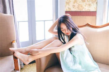 恶犬少女花纹旗袍