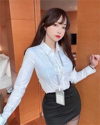 新郎母亲婚礼套裙服装
