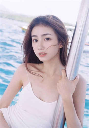 王爷打王妃细杖春儿