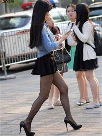 妈妈穿豹纹瑜伽球