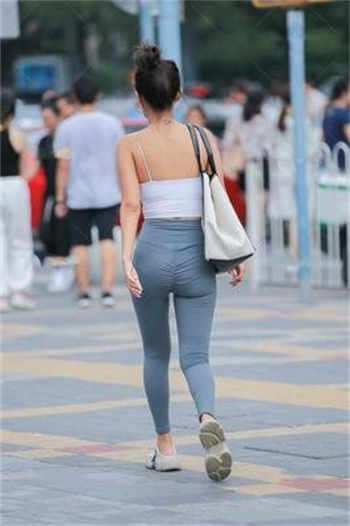 卫生间打扑克视频