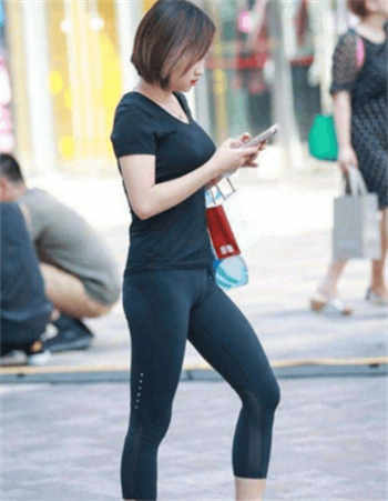22视频警察锅哥