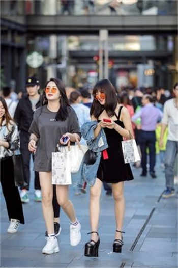爱情公寓之女友雨墨小说