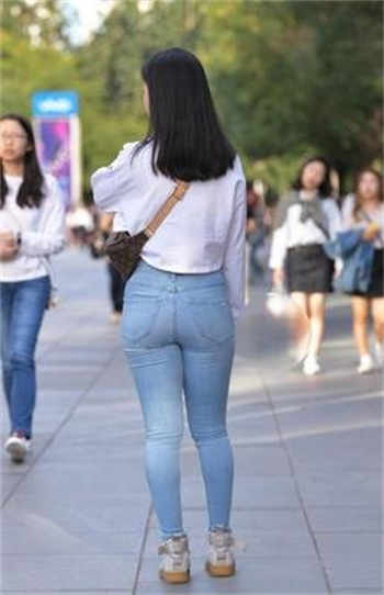 艳版电影牧师娘