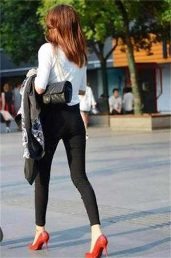 唐三和小舞打扑克